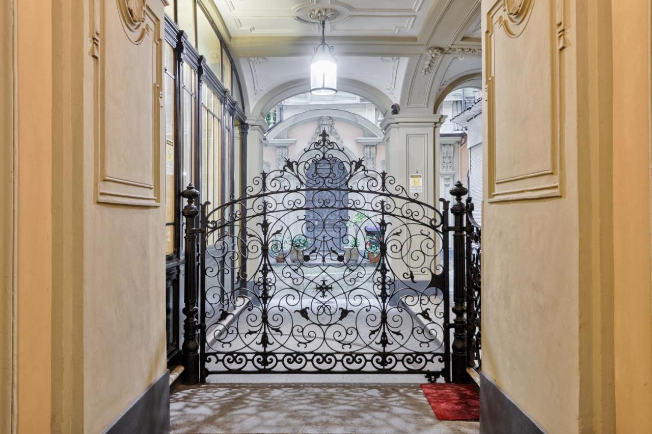 Acadamis -Il Rifugio Dei Mercanti- Piazza Castello Turin Bagian luar foto