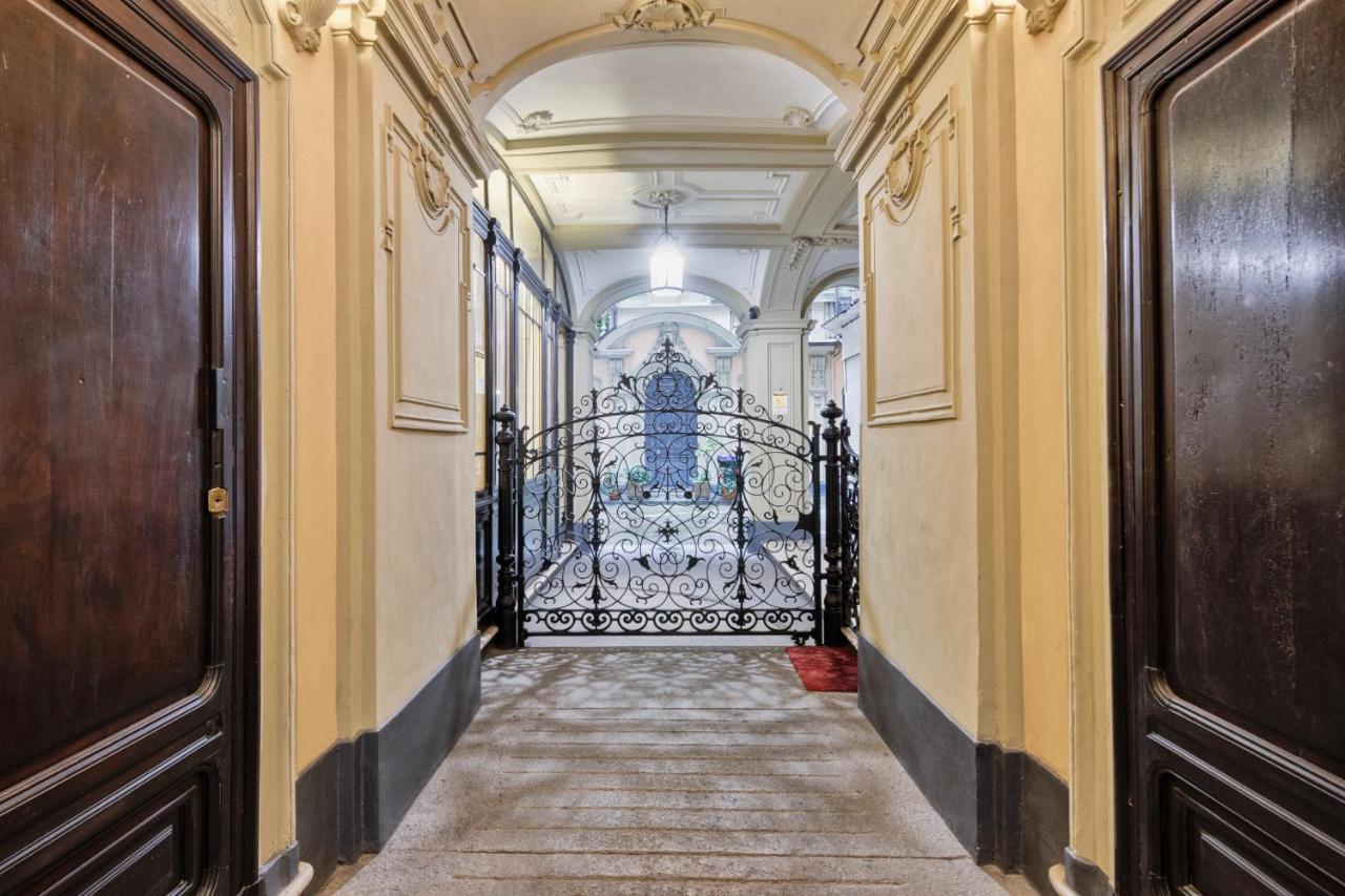 Acadamis -Il Rifugio Dei Mercanti- Piazza Castello Turin Bagian luar foto