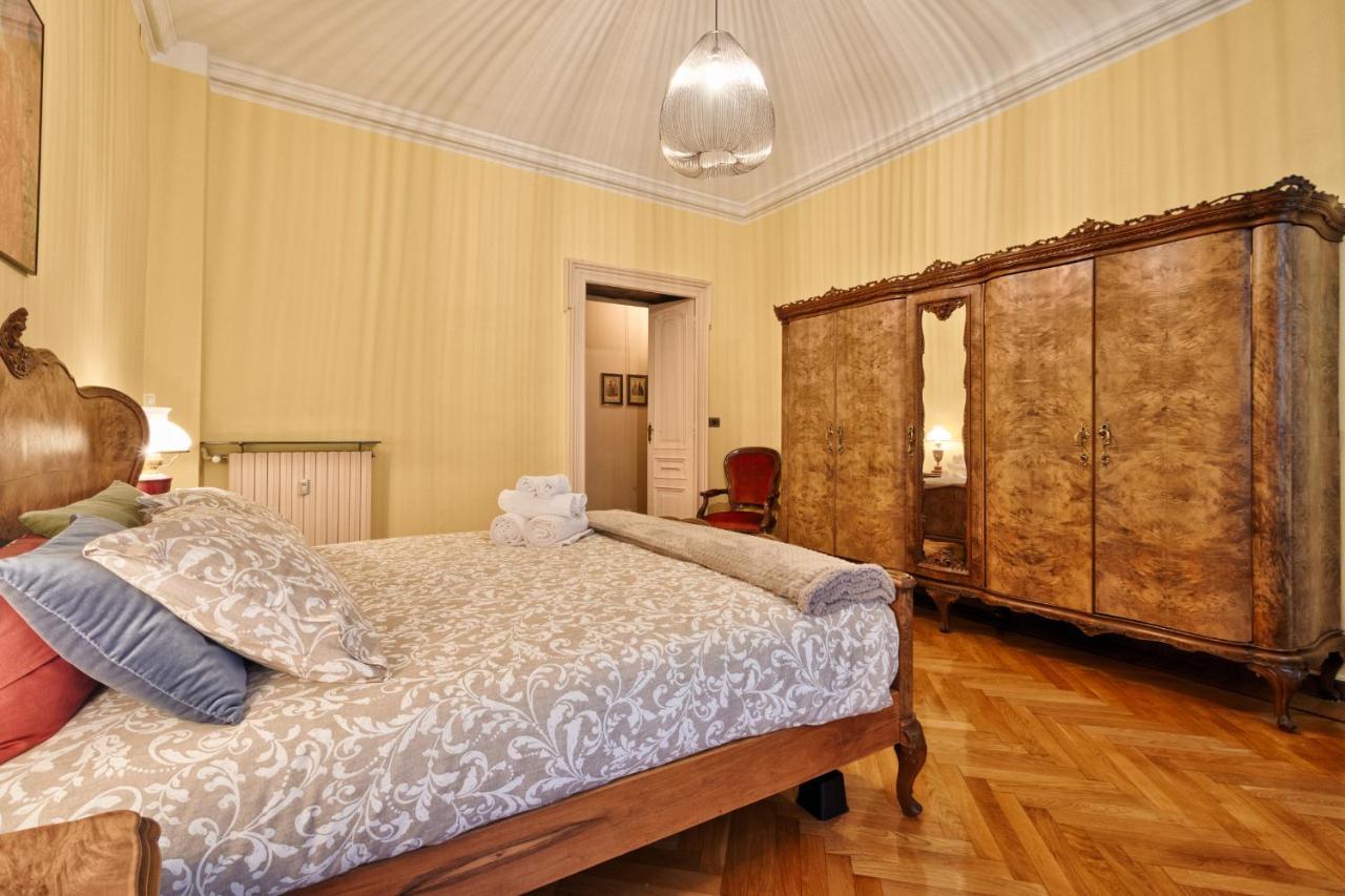 Acadamis -Il Rifugio Dei Mercanti- Piazza Castello Turin Bagian luar foto