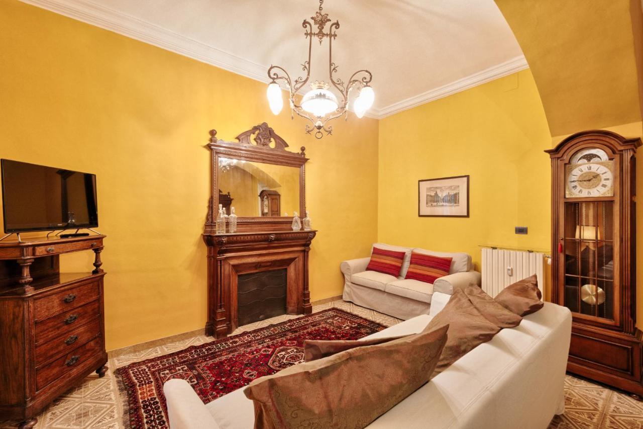 Acadamis -Il Rifugio Dei Mercanti- Piazza Castello Turin Bagian luar foto