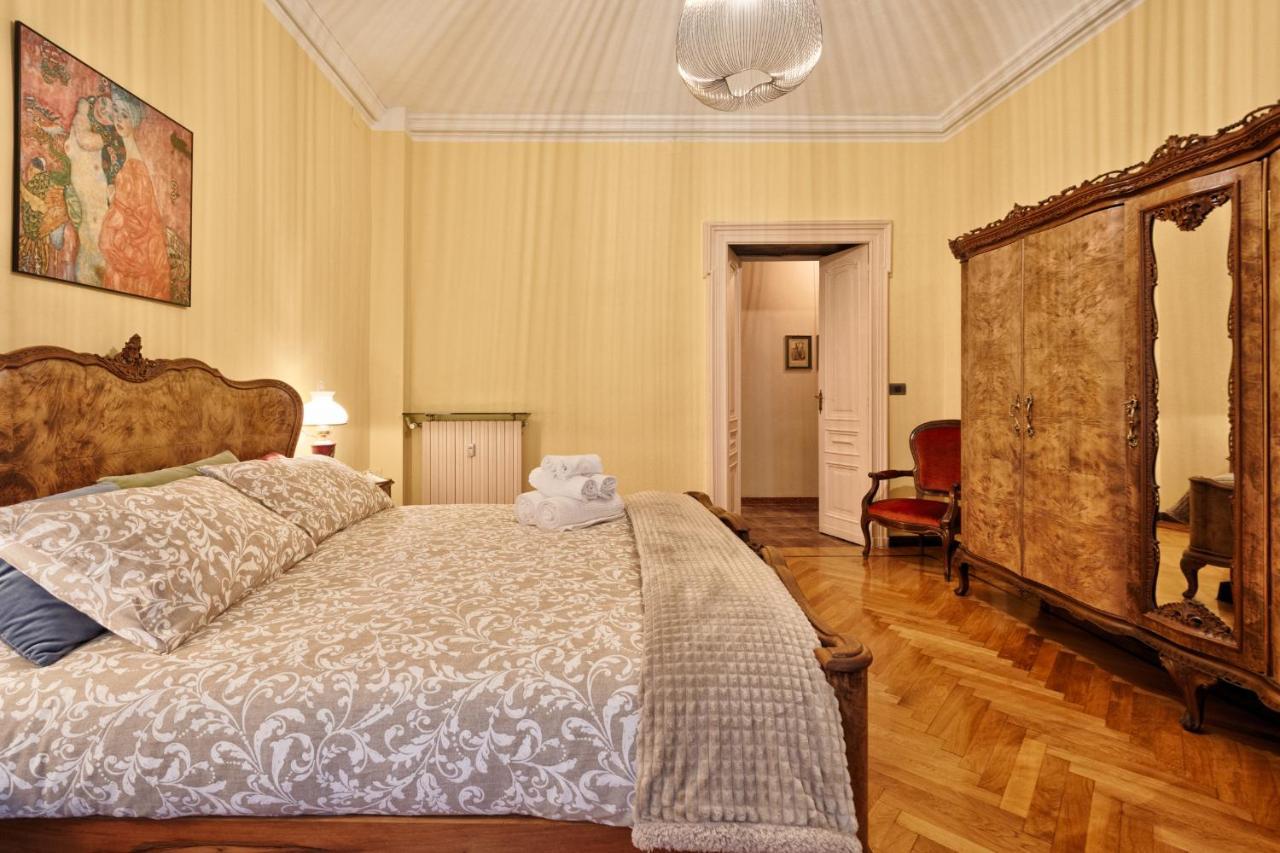 Acadamis -Il Rifugio Dei Mercanti- Piazza Castello Turin Bagian luar foto