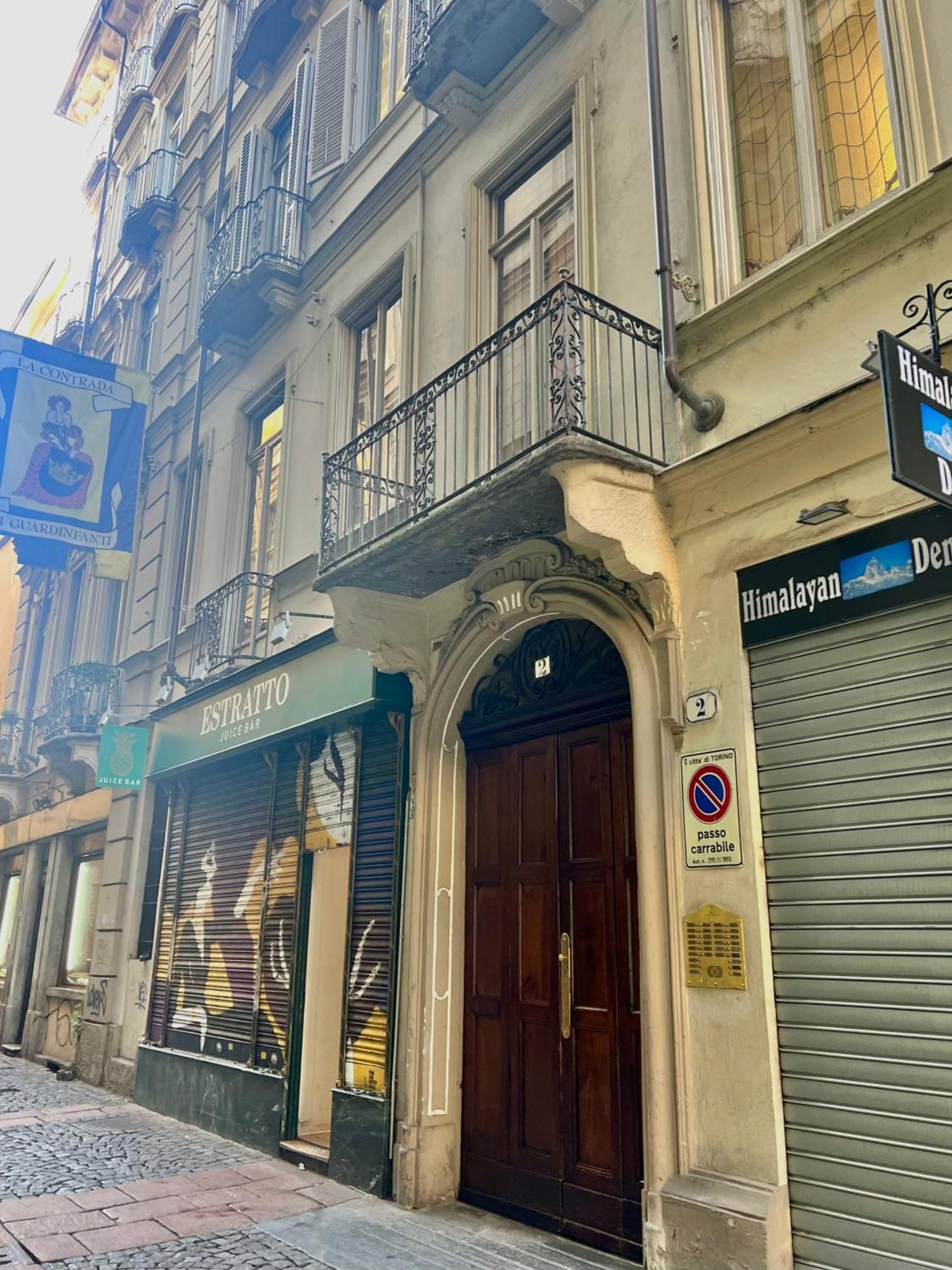 Acadamis -Il Rifugio Dei Mercanti- Piazza Castello Turin Bagian luar foto